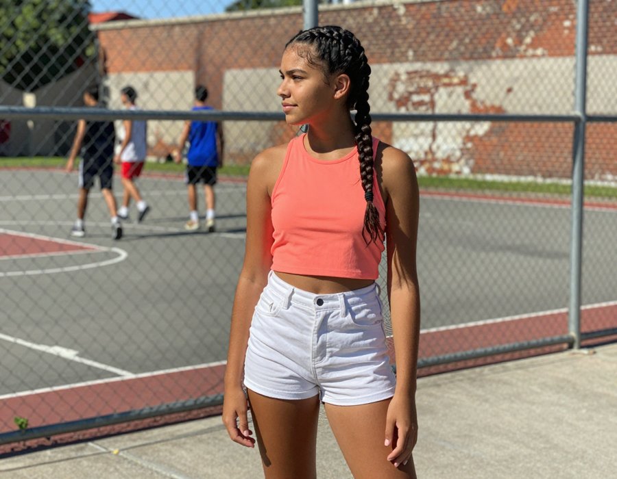 this coral top is literally doing too much on court