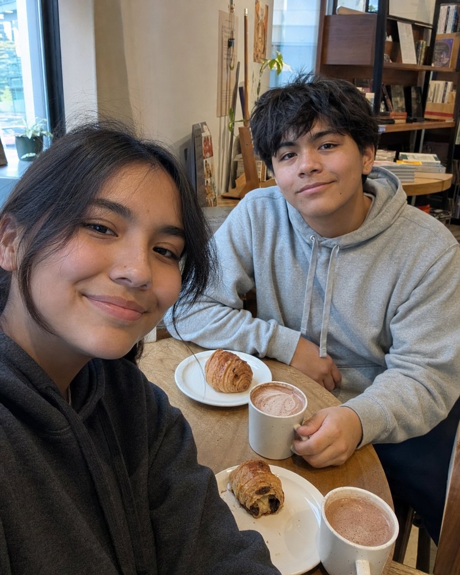 you look so cozy in that oversized charcoal hoodie
