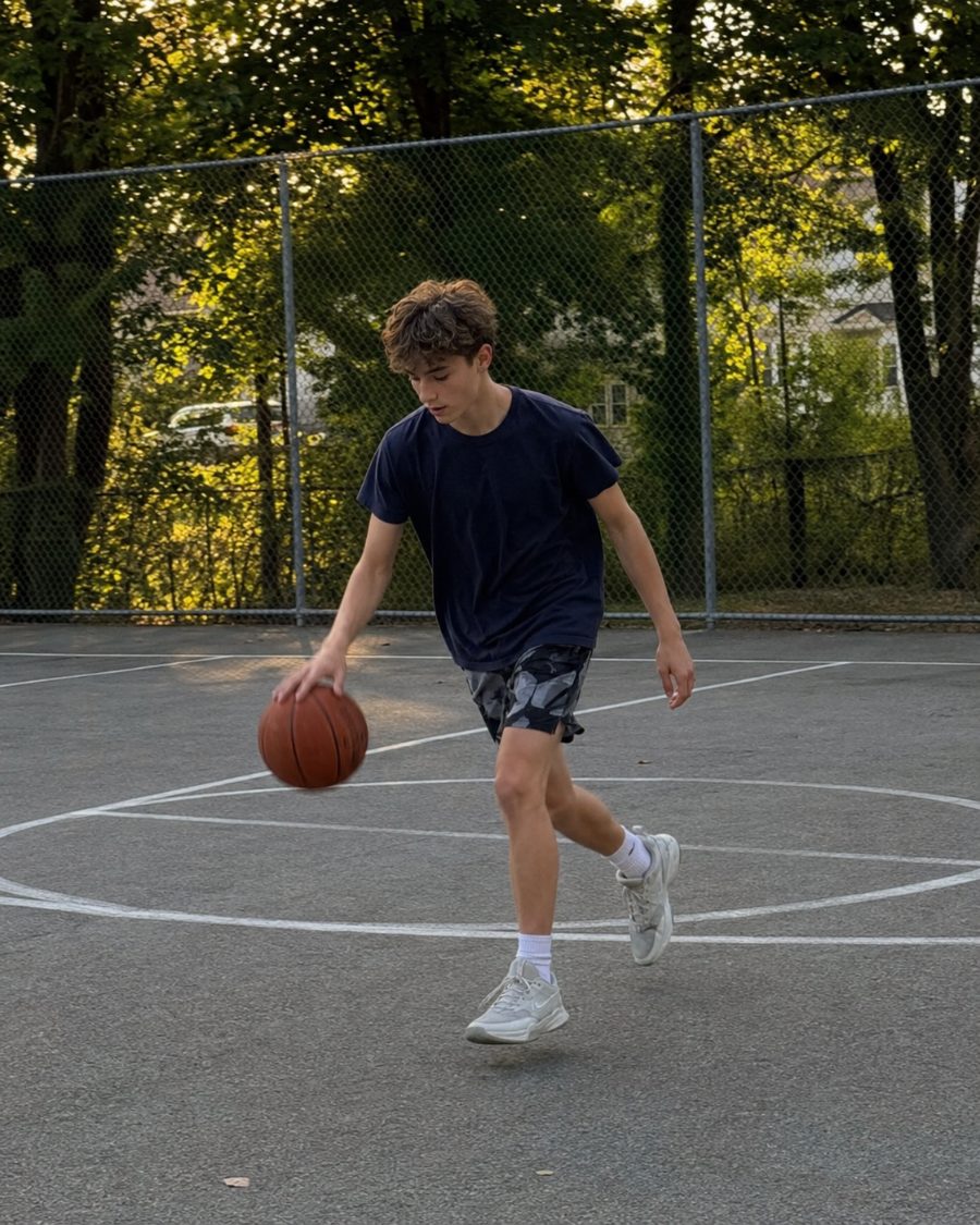 Casual court basketball fit
