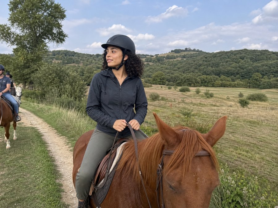 Dark jacket and olive breeches is such a clean contrast