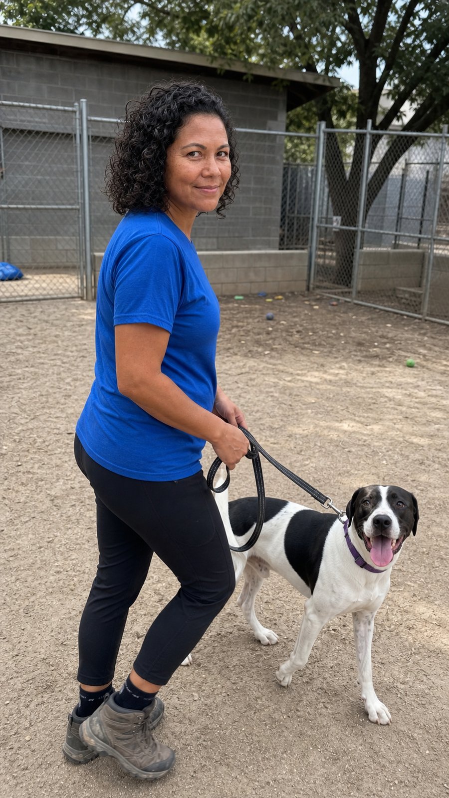 blue tee and black leggings are doing the heavy lifting