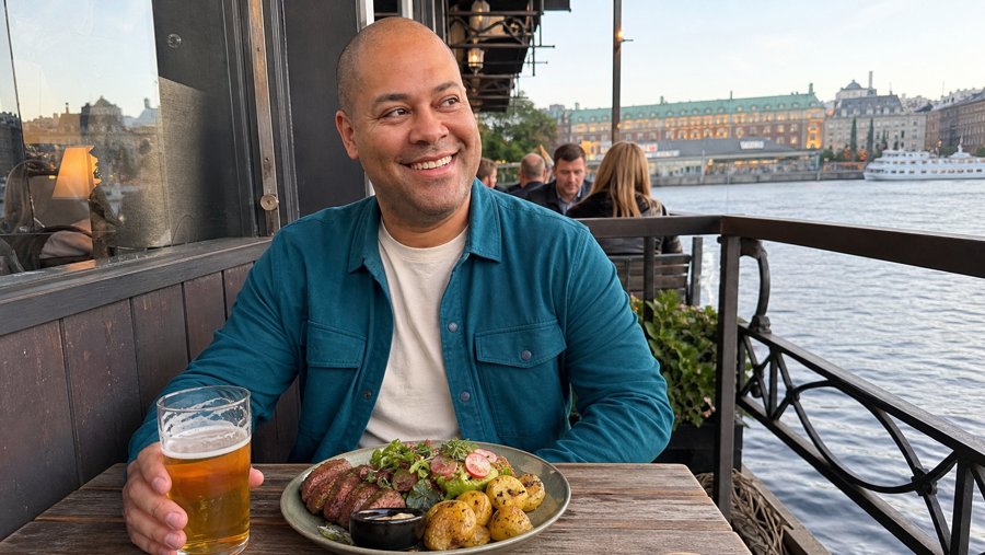 That teal button-down is perfect for a waterfront dinner.