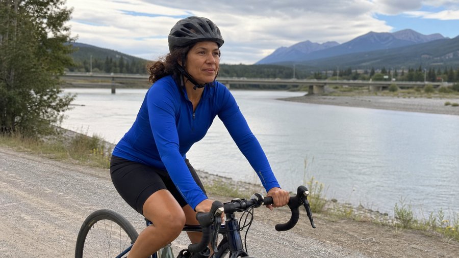 blue jersey and shorts for a riverside coffee run