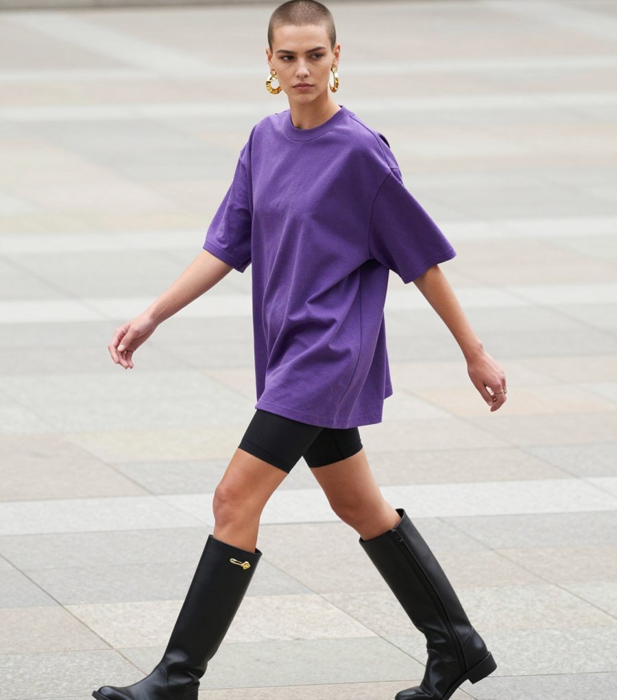 This oversized purple tee is the trend I need