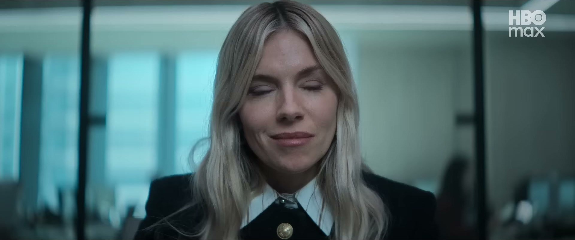 Sienna Miller in War on HBO Max — that blazer button is doing all the heavy lifting