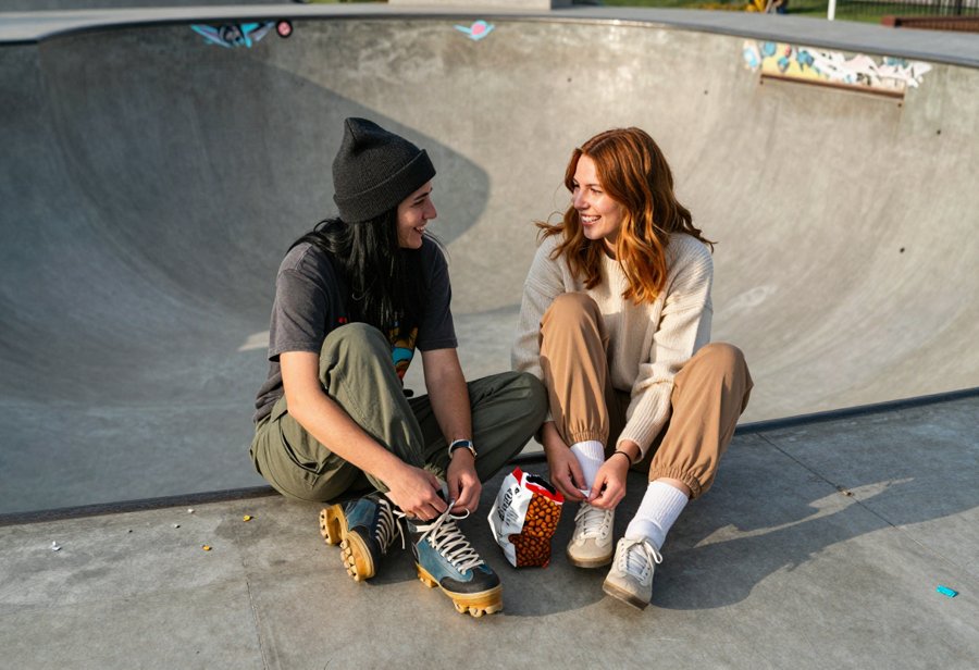 Cozy Skater Girl Vibes: Sweater & Joggers